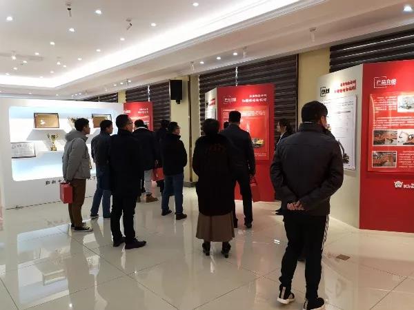 走進(jìn)勤牛陳列室，砥礪民企強(qiáng)國志