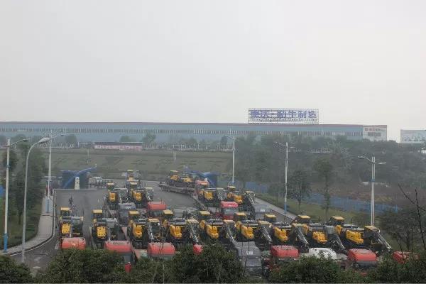 走進(jìn)勤牛陳列室，砥礪民企強(qiáng)國志