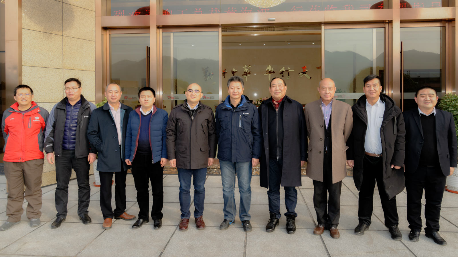 廣西柳工機械股份有限公司總裁黃海波一行到重慶勤?？疾旖涣? title=